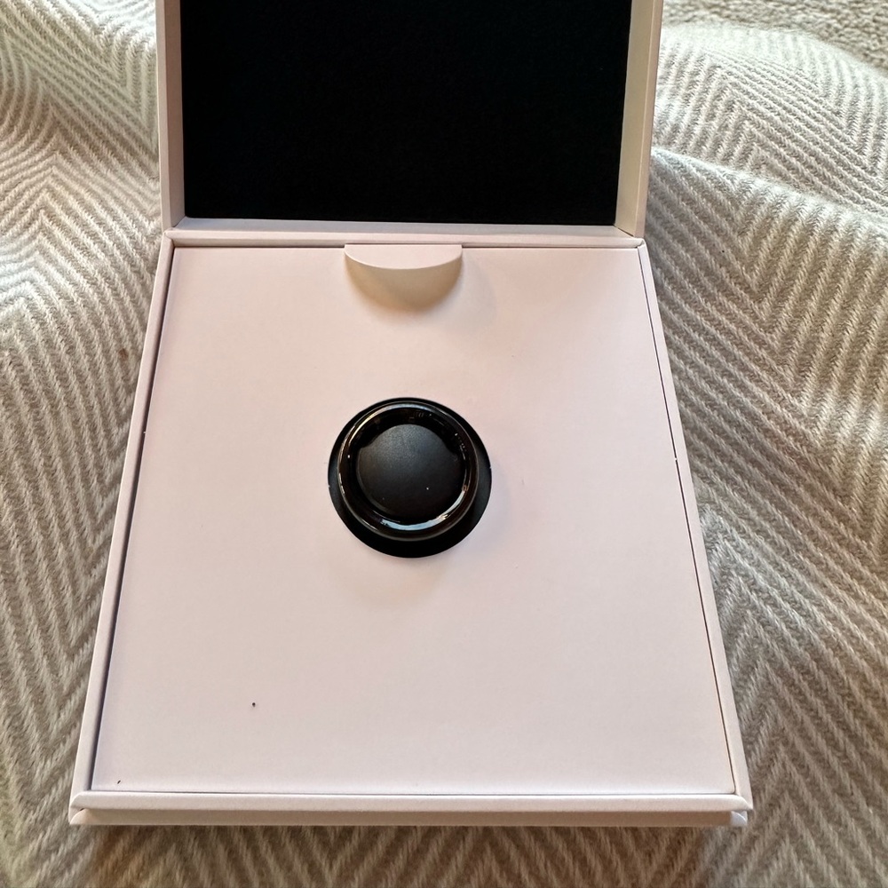 Size 10 Oura ring Horizon black generation 3 never been used